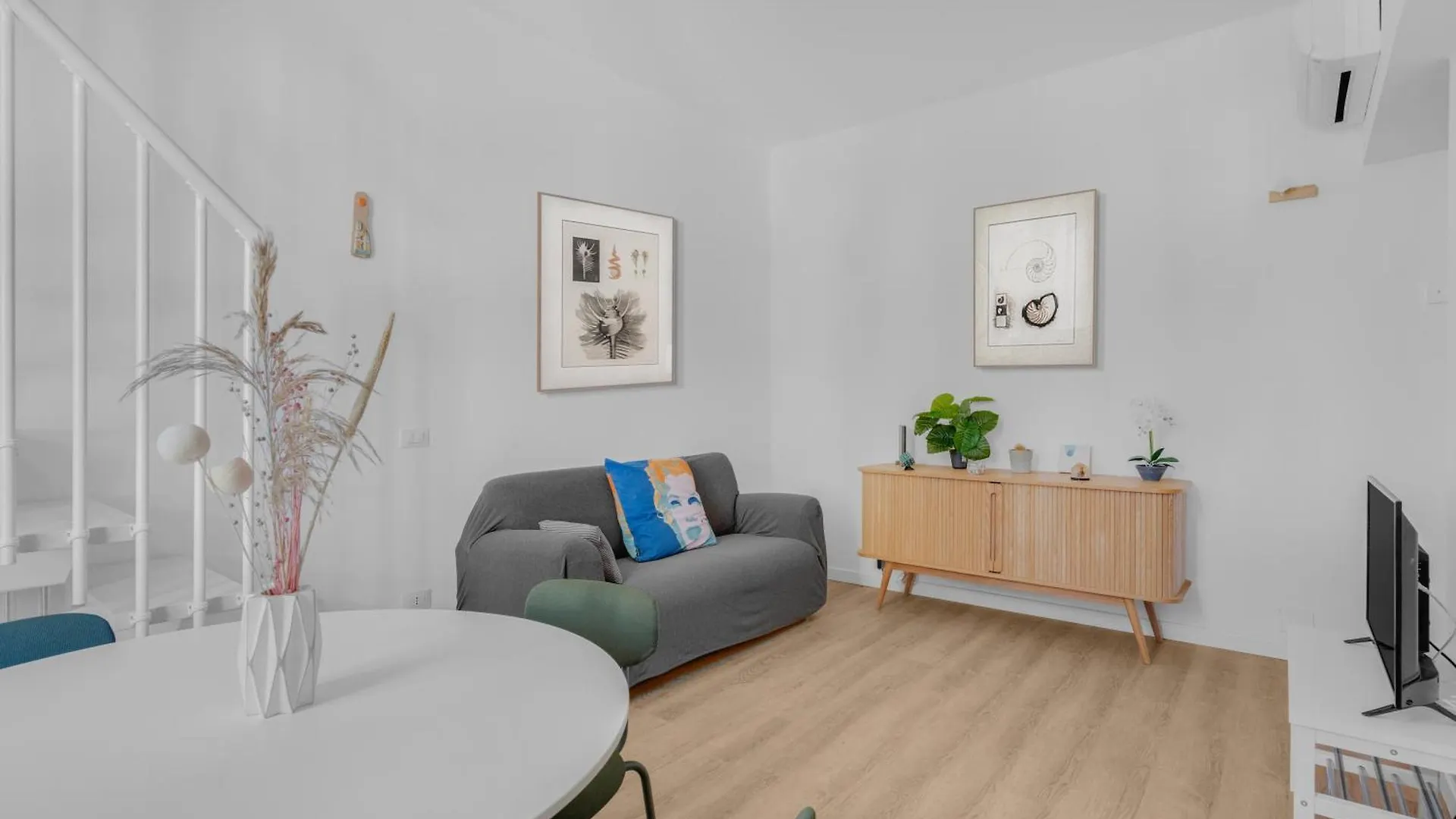 Appartamento Duomo-Isola Home Design-Self Check-In Milano