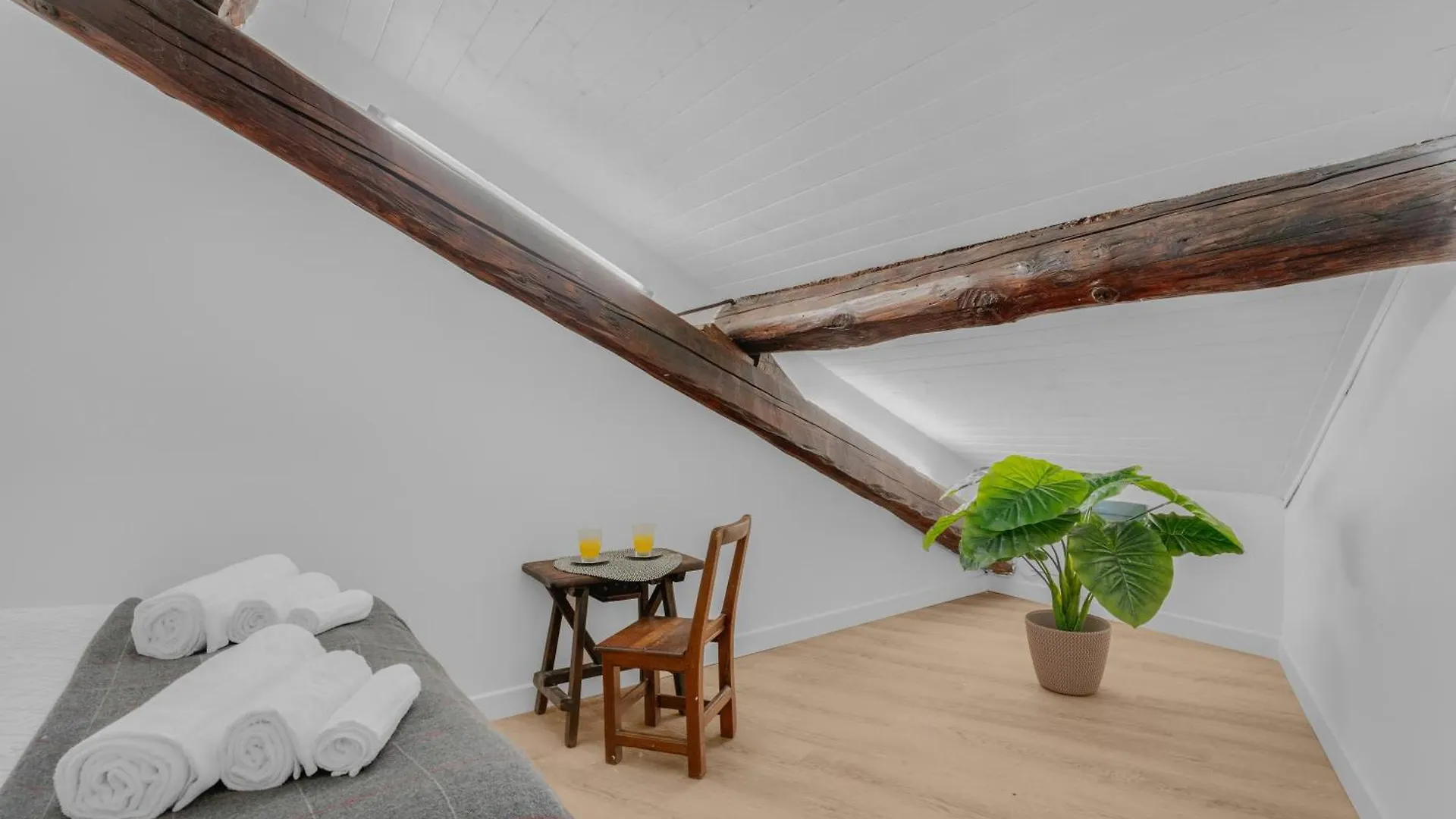Apartment Duomo-Isola Home Design-Self Check-In Milan Italy