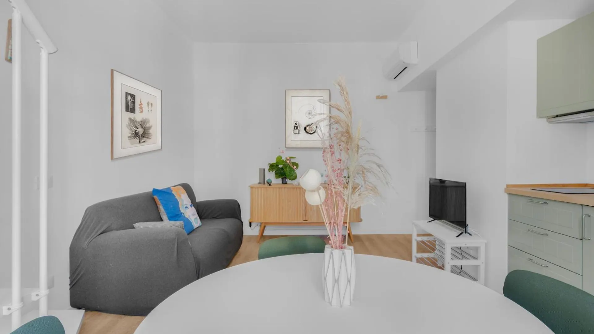 Apartment Duomo-Isola Home Design-Self Check-In Milan